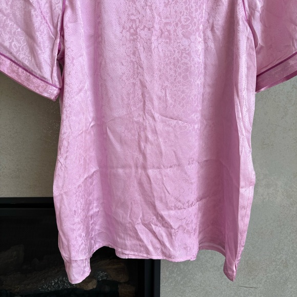 Revolver TELL YOUR FRIENDS Bowling Shirtlavender, Size XS - Picture 15 of 16